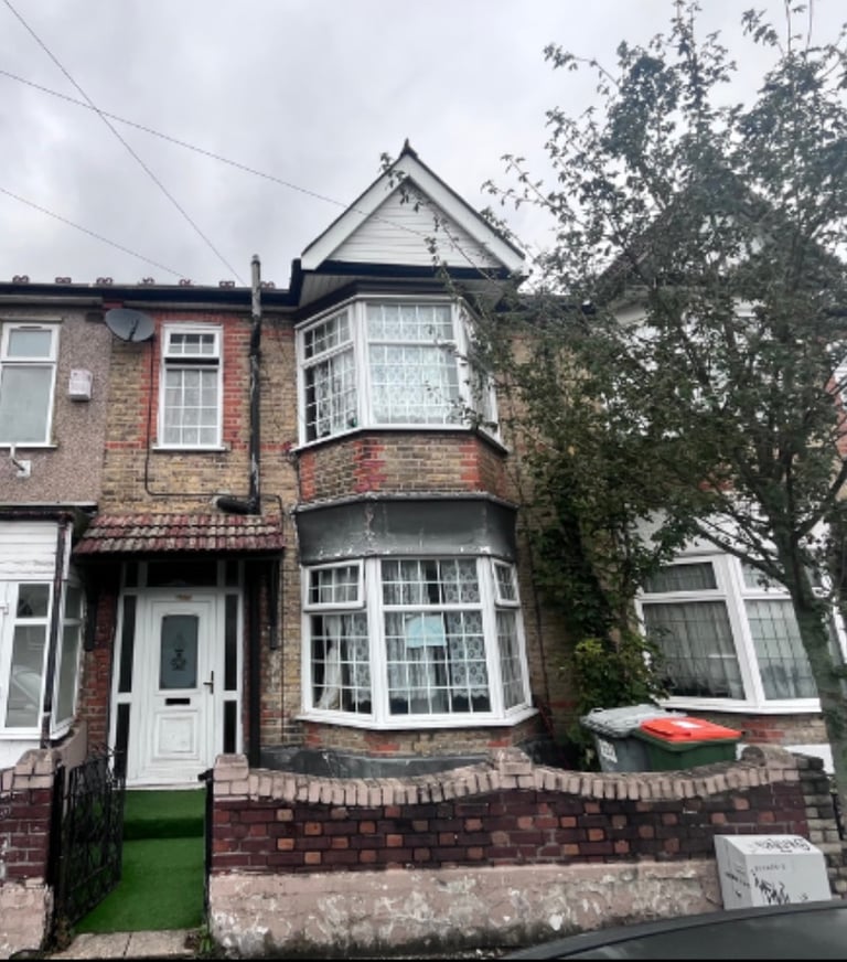 4/5 Bedroom House - East Ham - For Families ONLY