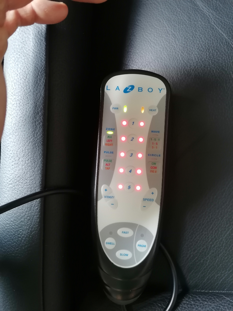 Man cave - AMERICAN LAZY BOY - LA Z BOY armchair - Brand new. 