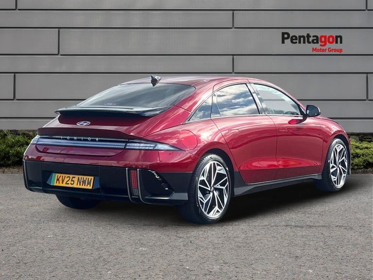  Hyundai Ioniq 6 77.4kwh Premium Saloon 4dr Electric Auto 228 Ps Electric