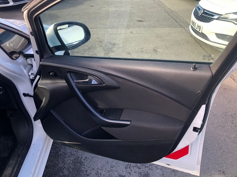 2013 Vauxhall Astra 1.7 CDTi ecoFLEX ES Sports Tourer 5dr Diesel Manual Euro 5 - Image 10