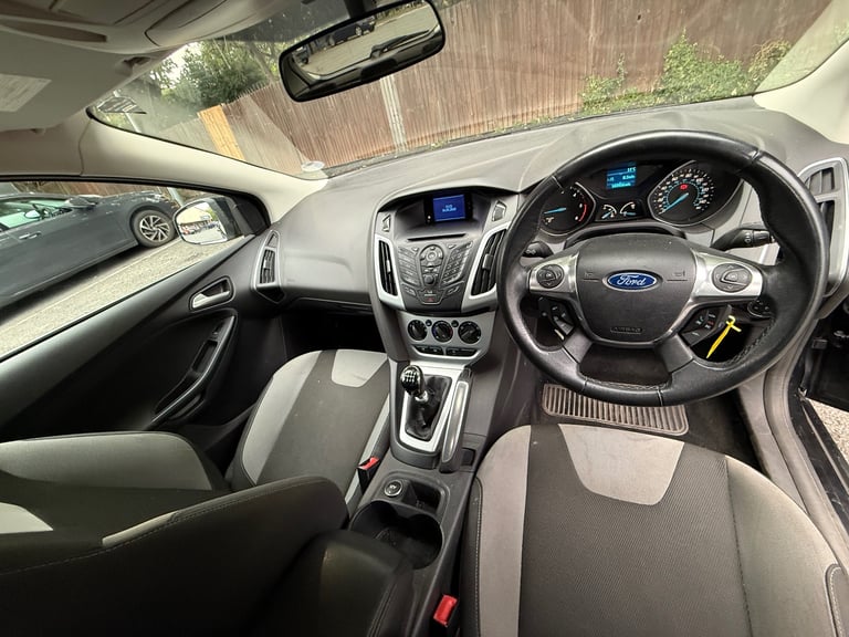 Ford, FOCUS, Hatchback, 2011, Manual, 1560 (cc), 5 doors