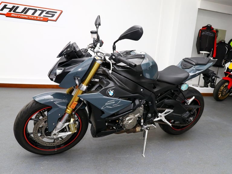 2017 BMW S1000R Sport. ONLY 9,237 MILES. Akrapovic Exhaust. Great Value £7,495