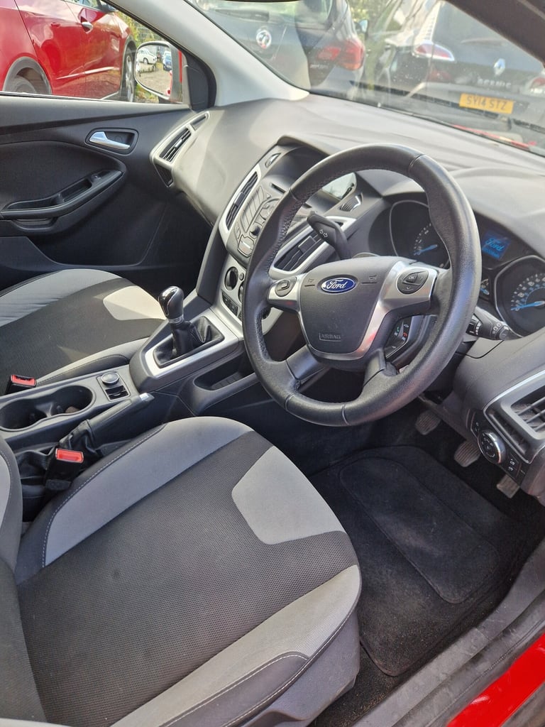2012 Ford Focus 1.6 Zetec 5dr, Mot April.  2 keys, lovely looking car. Ulez compliant.  HATCHBACK...