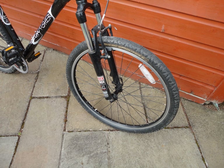 Gary Fisher trek, wahoo mountain bike, 19 inch lightweight frame, 26 inch wheels, 28 gears