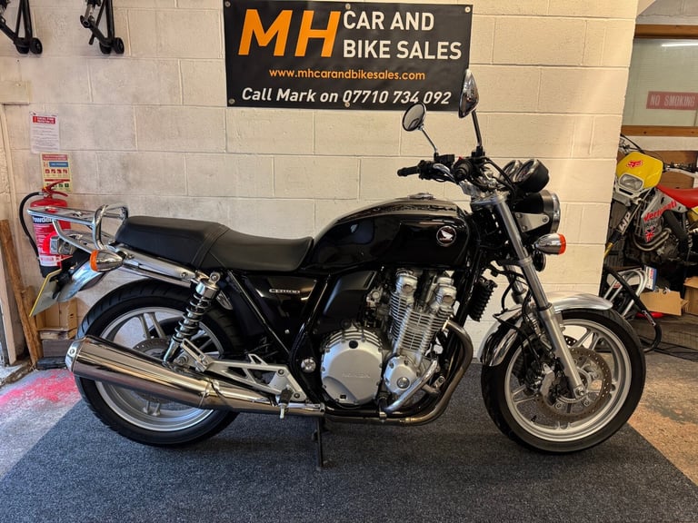 2013 Honda CB 1100 ADE  8300 MILES BLACK RETRO CLASSIC MOTORCYCLE Roadster Petrol Manual