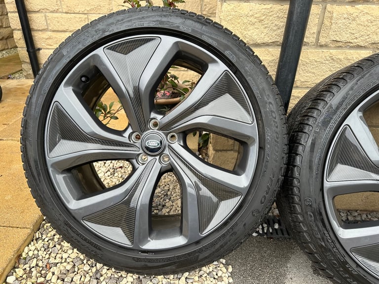 Genuine Range Rover NEW 23" Carbon Fibre alloy wheels Style 5128 & 7mm+ Pirelli Scorpions & TPMS!