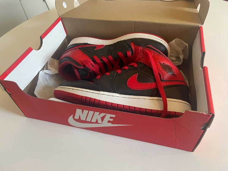 image for Kids Nike Air Jordan 1 Mid, UK Size 5.5 Black and Red  