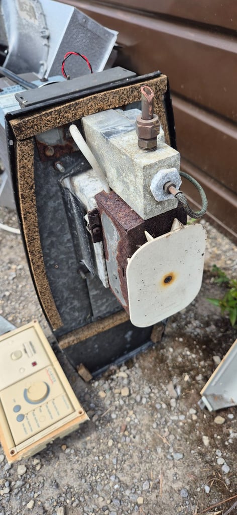 CARVER 3600STC FANMASTER AUTO gas and electric heater for camper caravan motorhome.