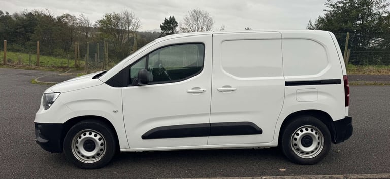 2019 Vauxhall Combo 1.5 Combo 2000 Edition S/S Auto Panel Van Diesel Automatic