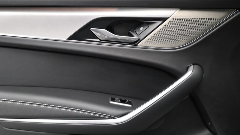 2022 Jaguar F-Pace 2.0 D200 MHEV R-Dynamic SE SUV 5dr Diesel Auto AWD Euro 6 (s/s) (204 ps) SUV D...