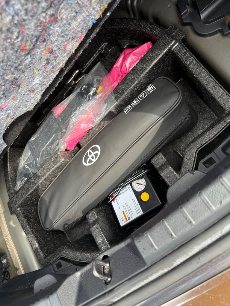Toyota, YARIS, Hatchback, 2015, Manual, 1329 (cc), 5 doors