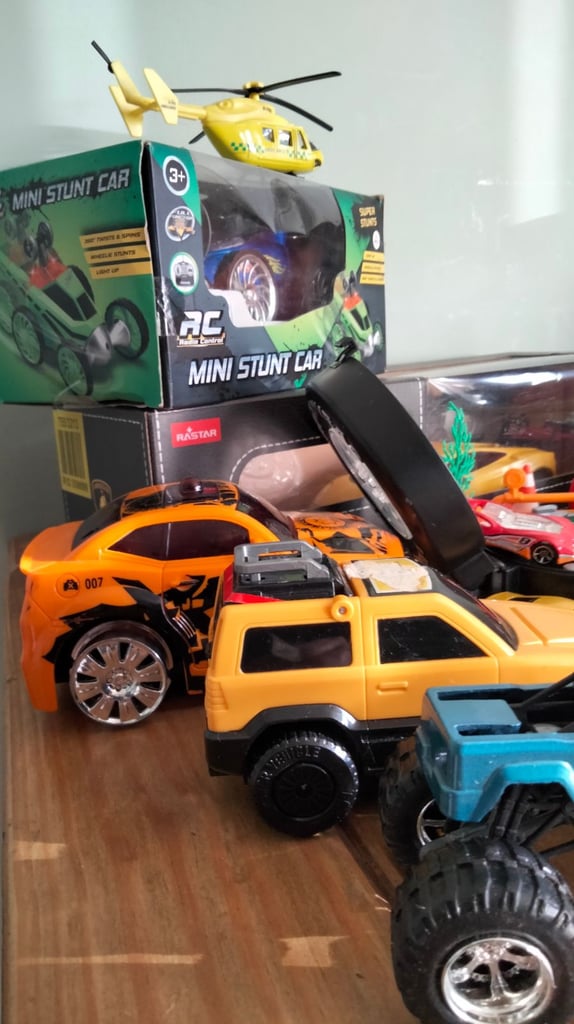 Toy cars , remote control cars x2