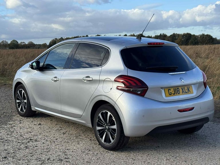 2018 Peugeot 208 1.2 PureTech Allure Premium 5dr HATCHBACK Petrol Manual