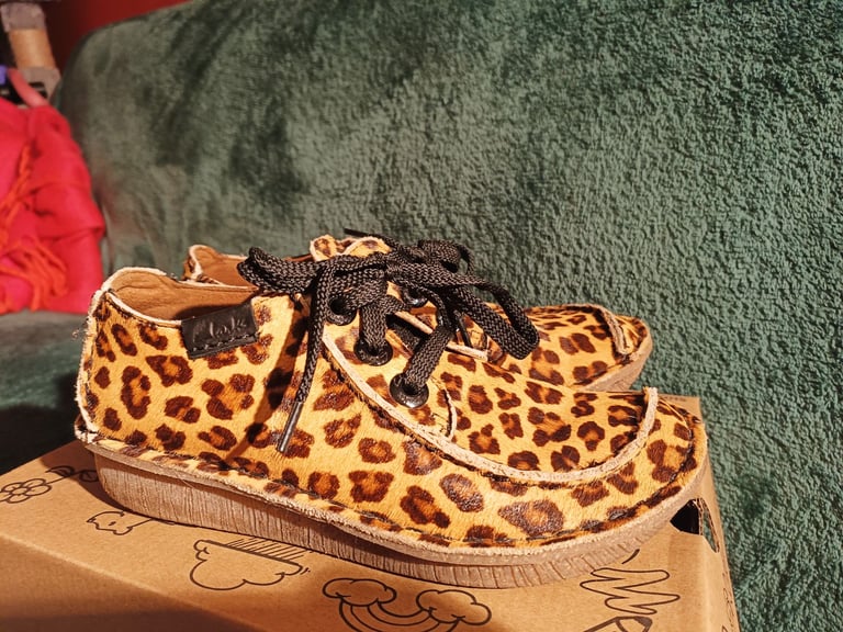 Clarks womens size 4