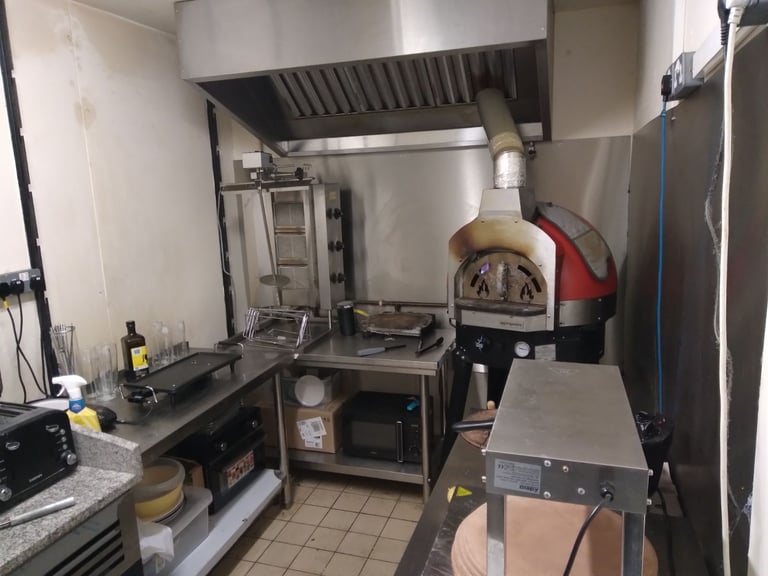 Moto Pizza Restaurant Martines LTD 