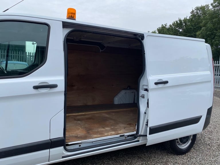 2018 Ford Transit Custom 2.0 300 EcoBlue Panel Van 5dr Diesel Manual L2 H1 Euro 6 (105 ps) PANEL ...