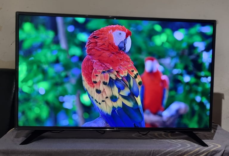LG Smart WebOS 43inch Tv (Please Read Description)