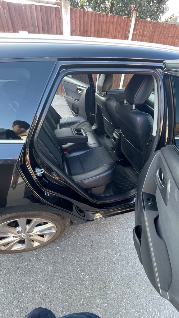 Toyota Auris Hybrid 1.8 EXCEL VVT-I CVT Automatic FIRST OWNER NEW BATTERY