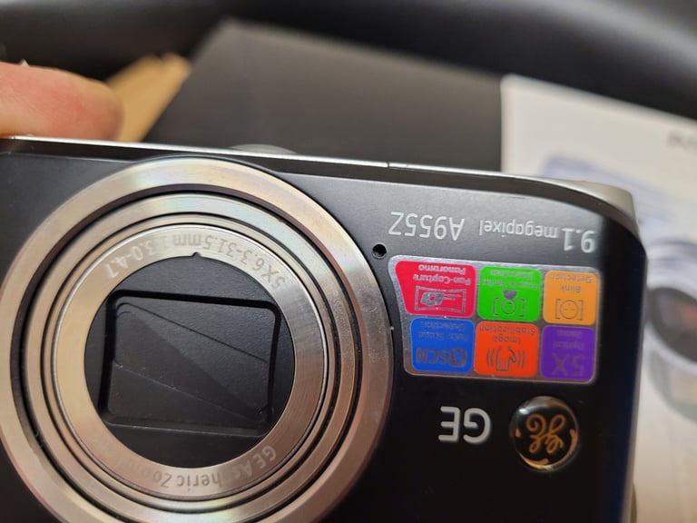 GE A955Z Digital Camera 