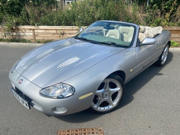 2000 Jaguar XKR 4.0 Supercharged 2dr Auto Petrol