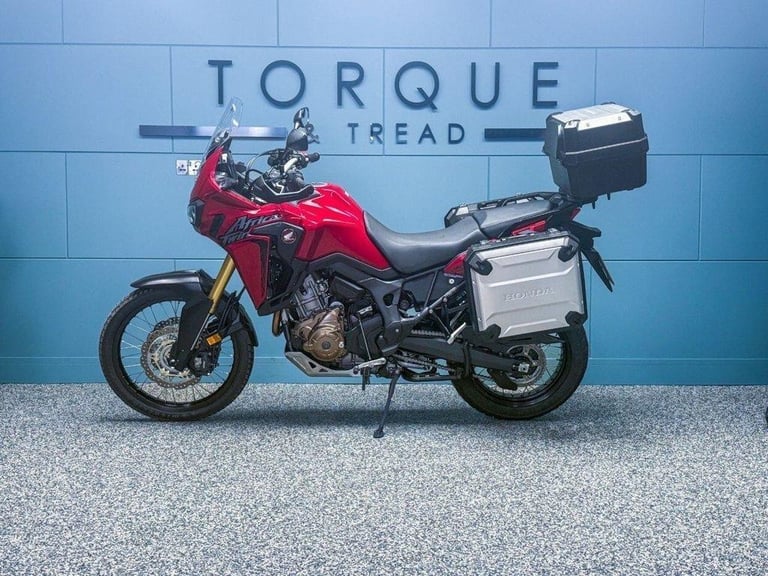 2017 17 HONDA CRF1000L AFRICA TWIN 1000 MANUAL - LOW MILES - FULL LUGGAGE