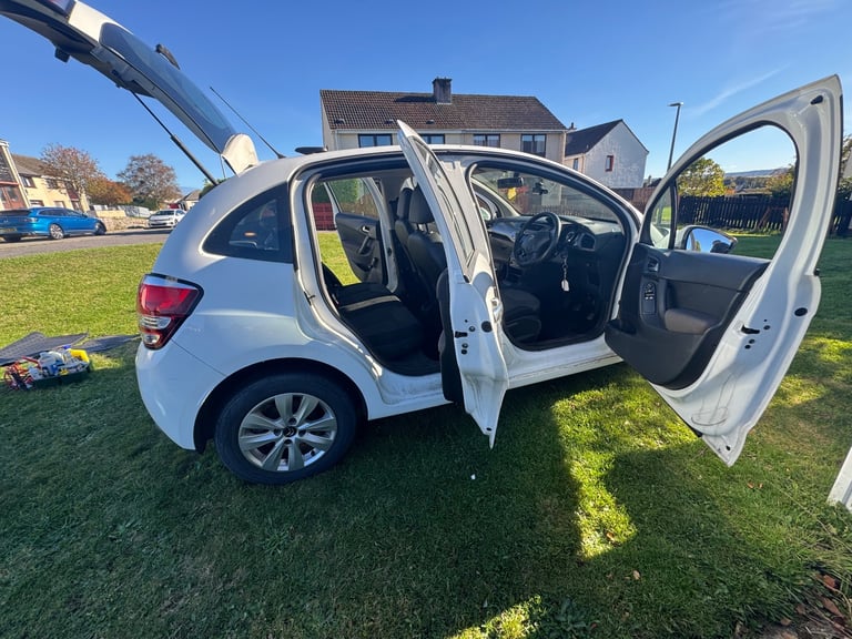 Citroen, C3, Hatchback, 2014, Manual, 1560 (cc), 5 doors