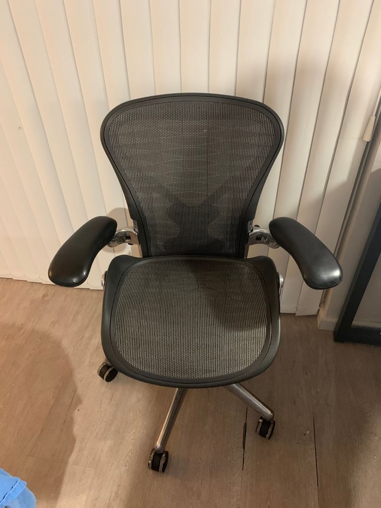 image for Desk chair, very comfortable, very good condition