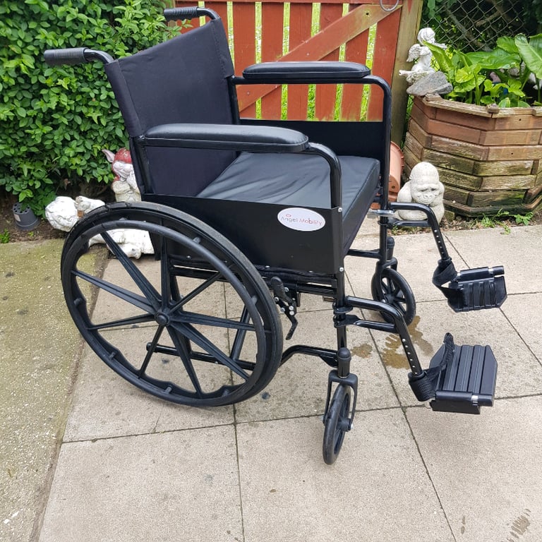 Strong heavy duty wheelchair