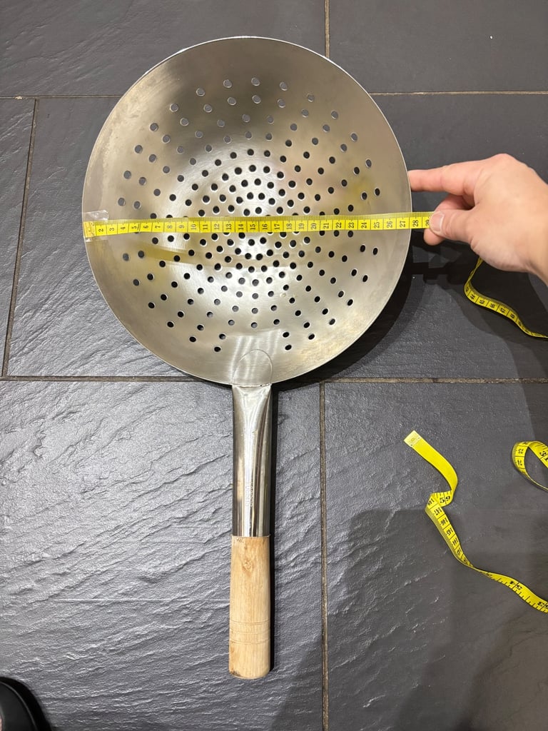 Stainless steel strainer 27cm