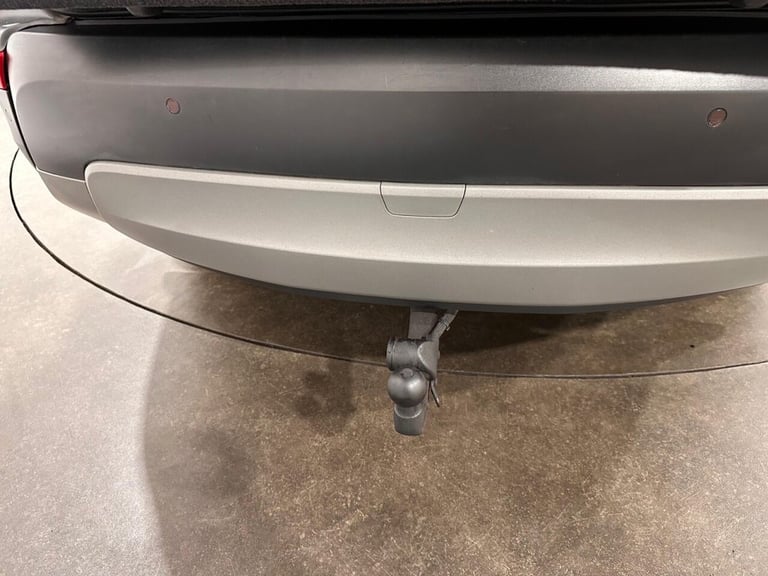 2020 Land Rover Discovery 3.0 SD V6 SE SUV 5dr Diesel Auto 4WD Euro 6 (s/s) (306 ps) ESTATE Diese...