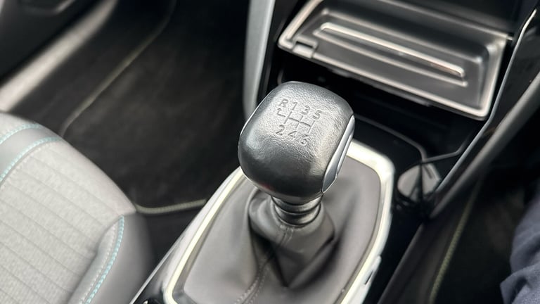 2022 Peugeot 208 1.2 PureTech 100 Allure Premium + 5dr Petrol Hatchback Hatchback Petrol Manual