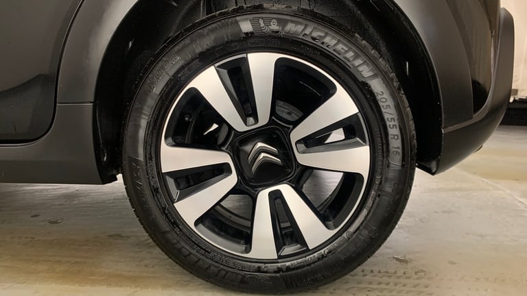 2024 Citroen C3 1.2 PureTech PLUS Hatchback 5dr Petrol Manual Euro 6 (s/s) (83 ps) Hatchback Petr...