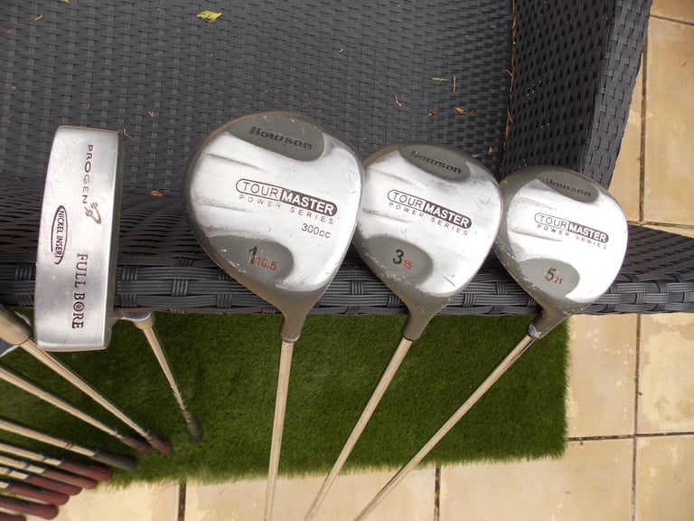 Mens Right Handed Howson Tour Master Golf Club Set + Bag, Balls and Tees