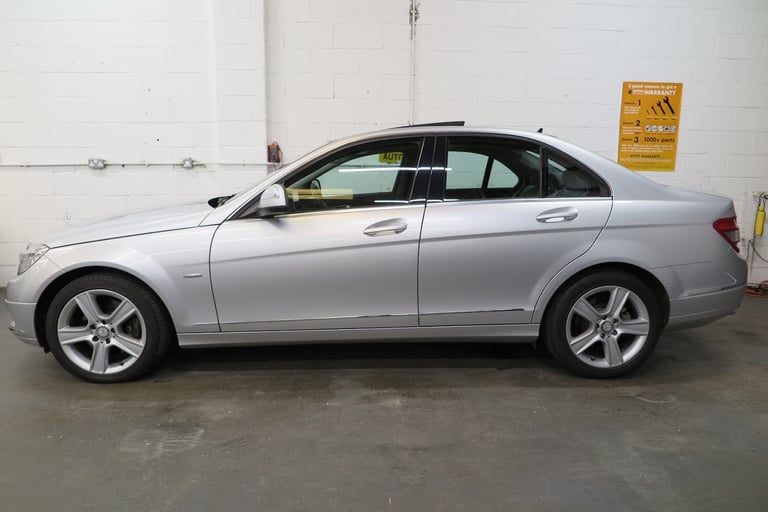  MERCEDES C CLASS V6,LOW MILEAGE WITH F.S.H.NATIONWIDE DELIVERY AVAILABLE