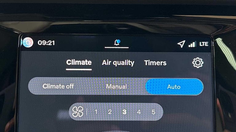 2025 Volvo V60 2.0 T8 [455] PHEV Ultra Dark 5dr AWD Auto ESTATE PETROL/ELECTRIC Automatic