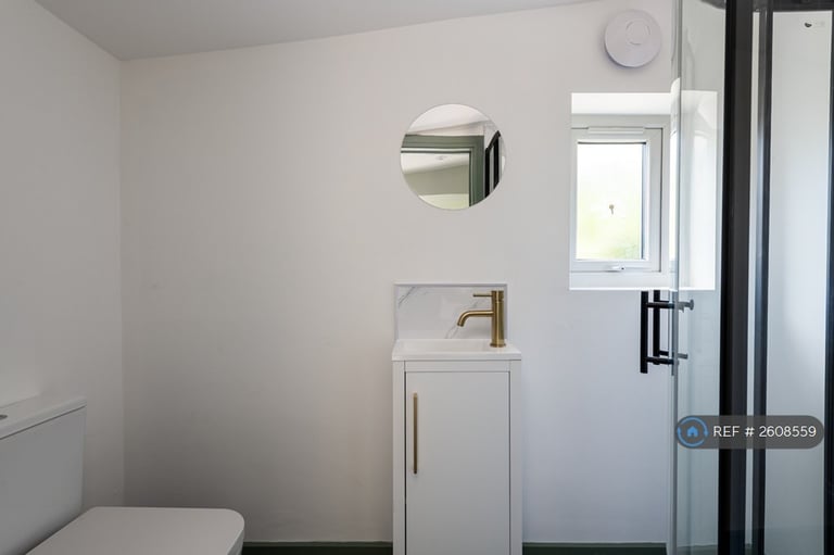 1 bedroom in College Avenue, Gillingham, ME7 (#2608559)