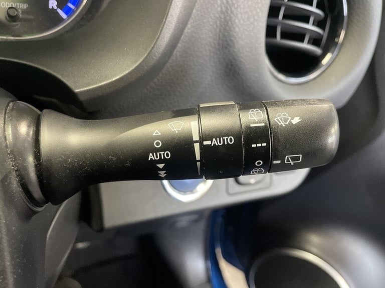 2016 Toyota Yaris VVT-h Excel Hatchback HYBRID Automatic