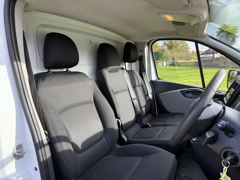 2017 Renault Trafic SL27 dCi 120 Business+ Van PANEL VAN DIESEL Manual
