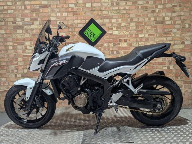 HONDA CB650F ULEZ COMPLIANT 2018 - DELKEVIC EXHAUST SYSTEM - TIDY BIKE.