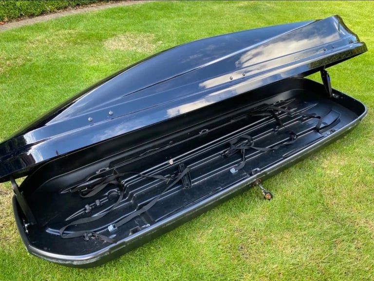image for Genuine Porsche Macan roof bars and roof box