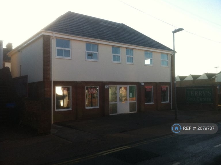 1 bedroom flat in George Street, Nuneaton, CV11 (1 bed) (#2679737)