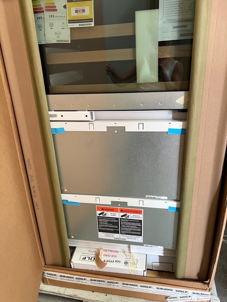 New Sub Zero Wine Cooler Fridge Refrigeration ICBIW30RLH Drinks