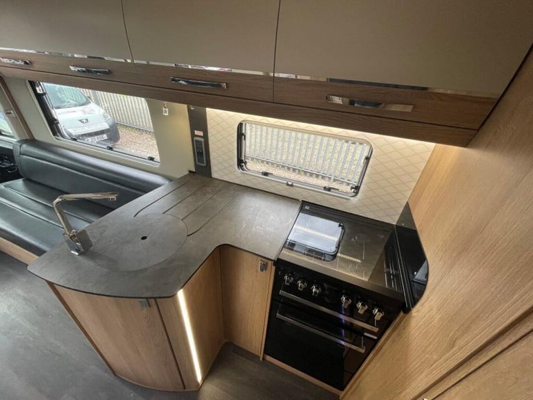 Autotrail Grande GF88 6 Berth Island Bed Tag axle 5000KG End Garage Motorhome