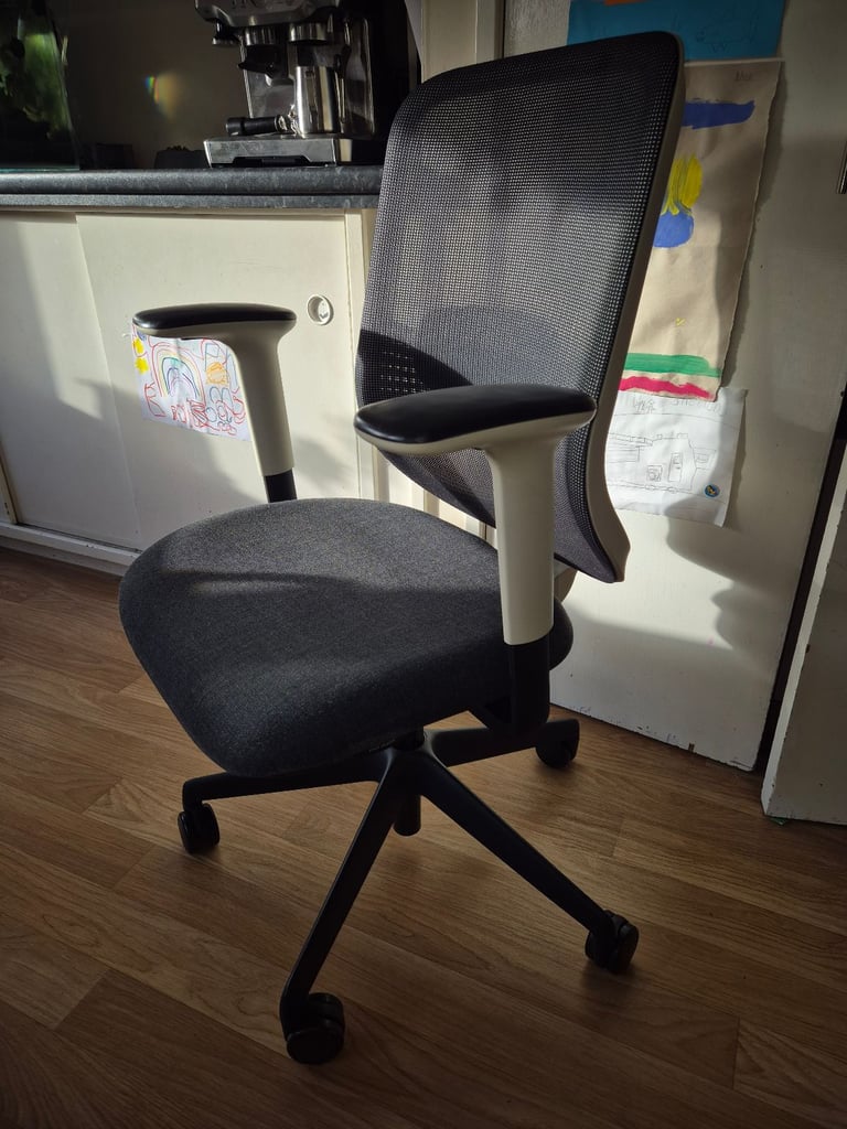 Orangebox DO HBA office chair white and grey.