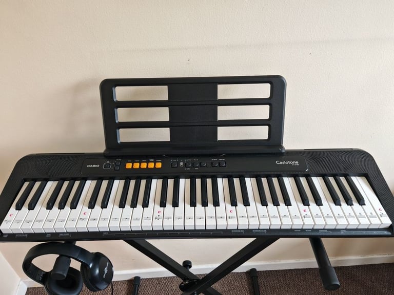 Keyboard Casio CT S100 61 key with stand, bench, headphones and adaptor