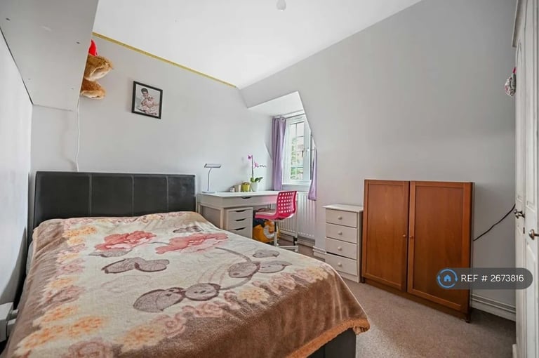 3 bedroom flat in Tilson House, London, SW2 (3 bed) (#2673816)