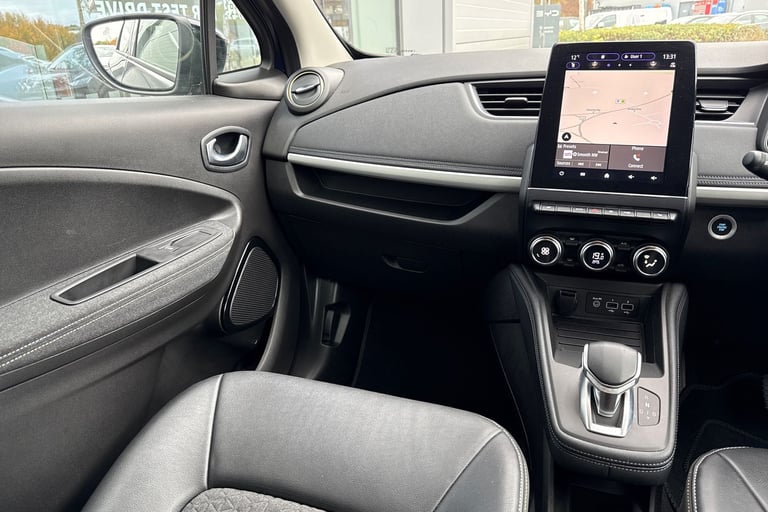 2022 Renault Zoe R135 EV50 52kWh Iconic Auto 5dr (Boost Charge) Hatchback ELECTRIC Automatic