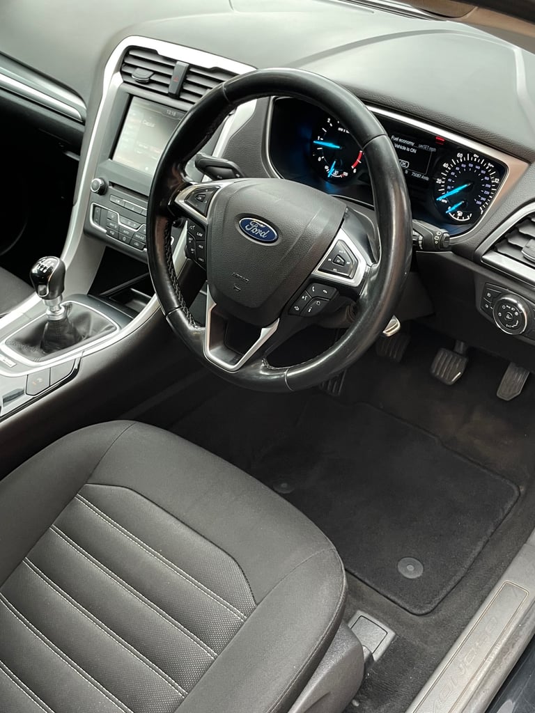 Ford, MONDEO, Hatchback, 2015, Manual, 1560 (cc), 5 doors