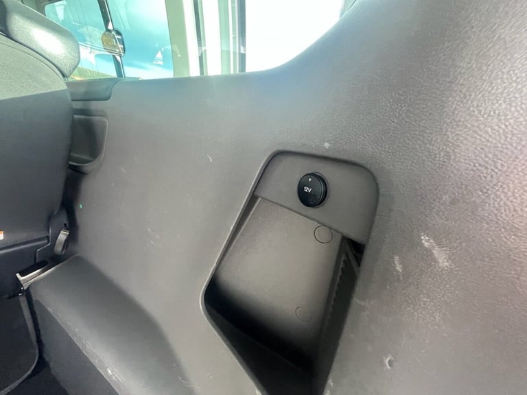 2022 Ford Tourneo Custom 2.0 EcoBlue 130ps L/R 8 Seater Titanium Auto MPV DIESEL Automatic