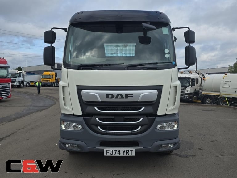 2025 (74)FA LF 230 4x2 Flatbed 18T Day Cab - 44,000Kms